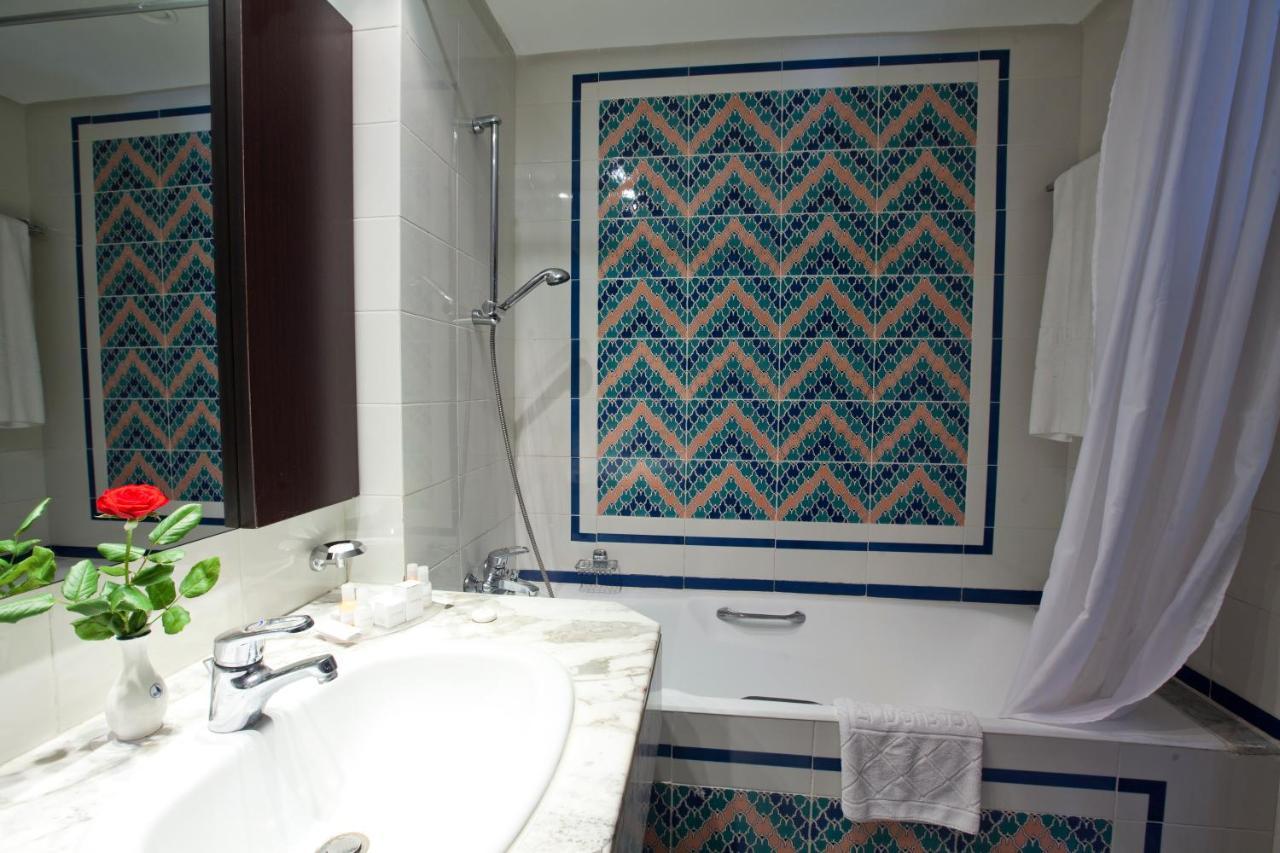 Hotel El Mouradi Hammam Bourguiba Ain Draham Exterior foto