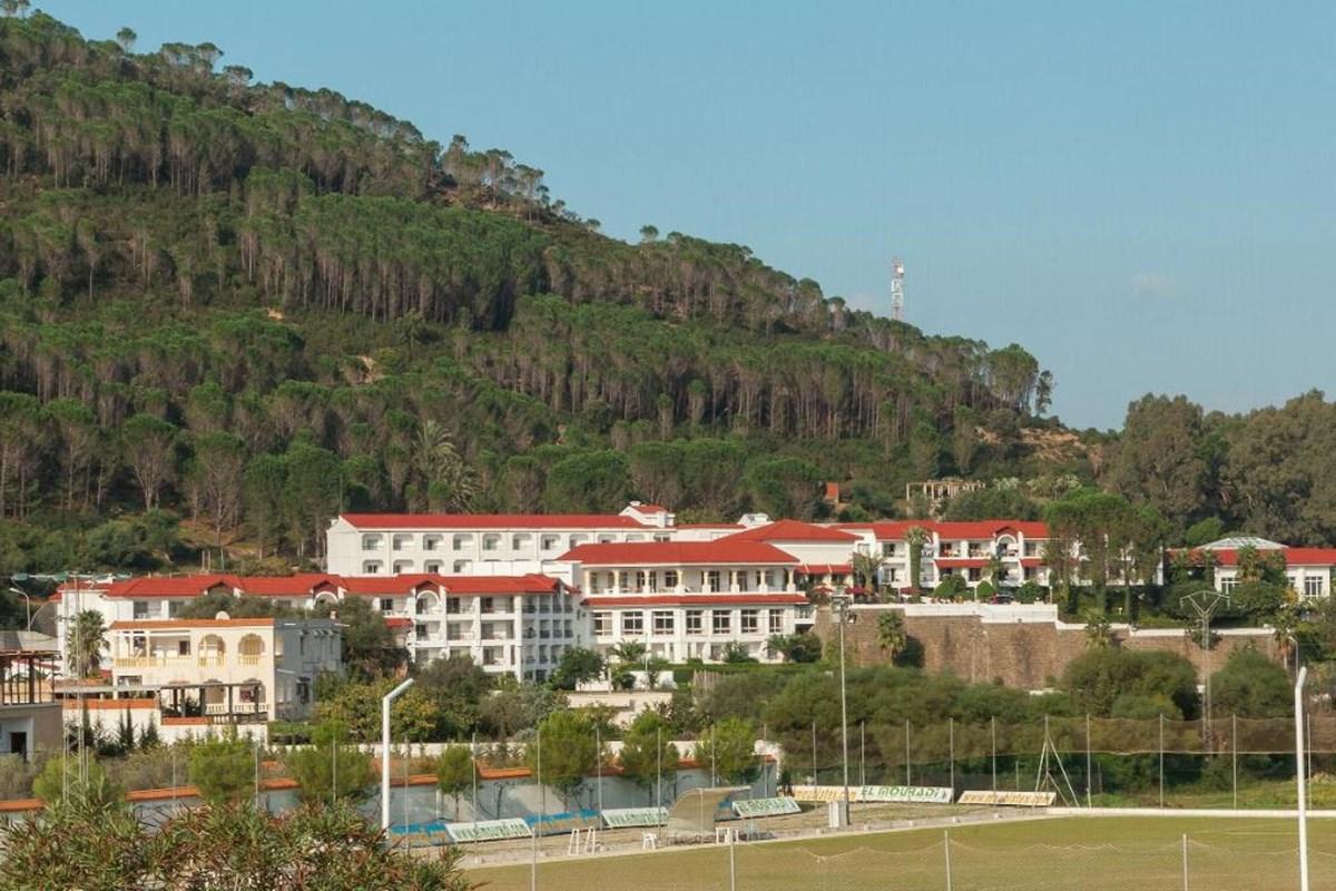 Hotel El Mouradi Hammam Bourguiba Ain Draham Exterior foto