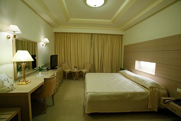 Hotel El Mouradi Hammam Bourguiba Ain Draham Exterior foto